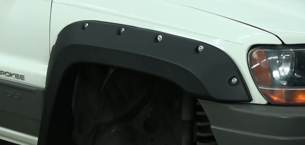 Cut-out fender flares