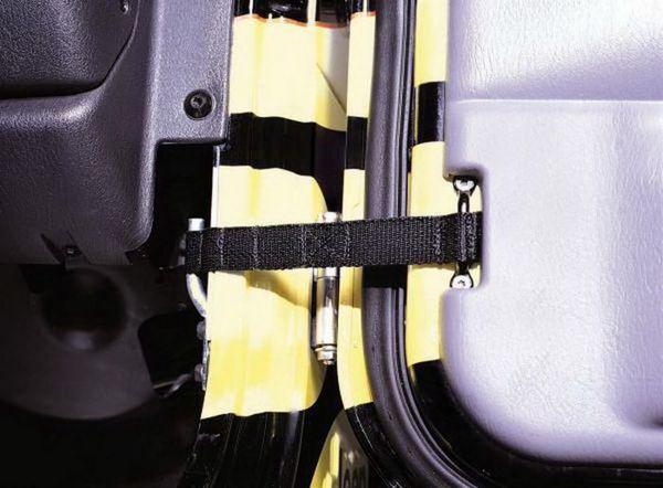 Adjustable door strap